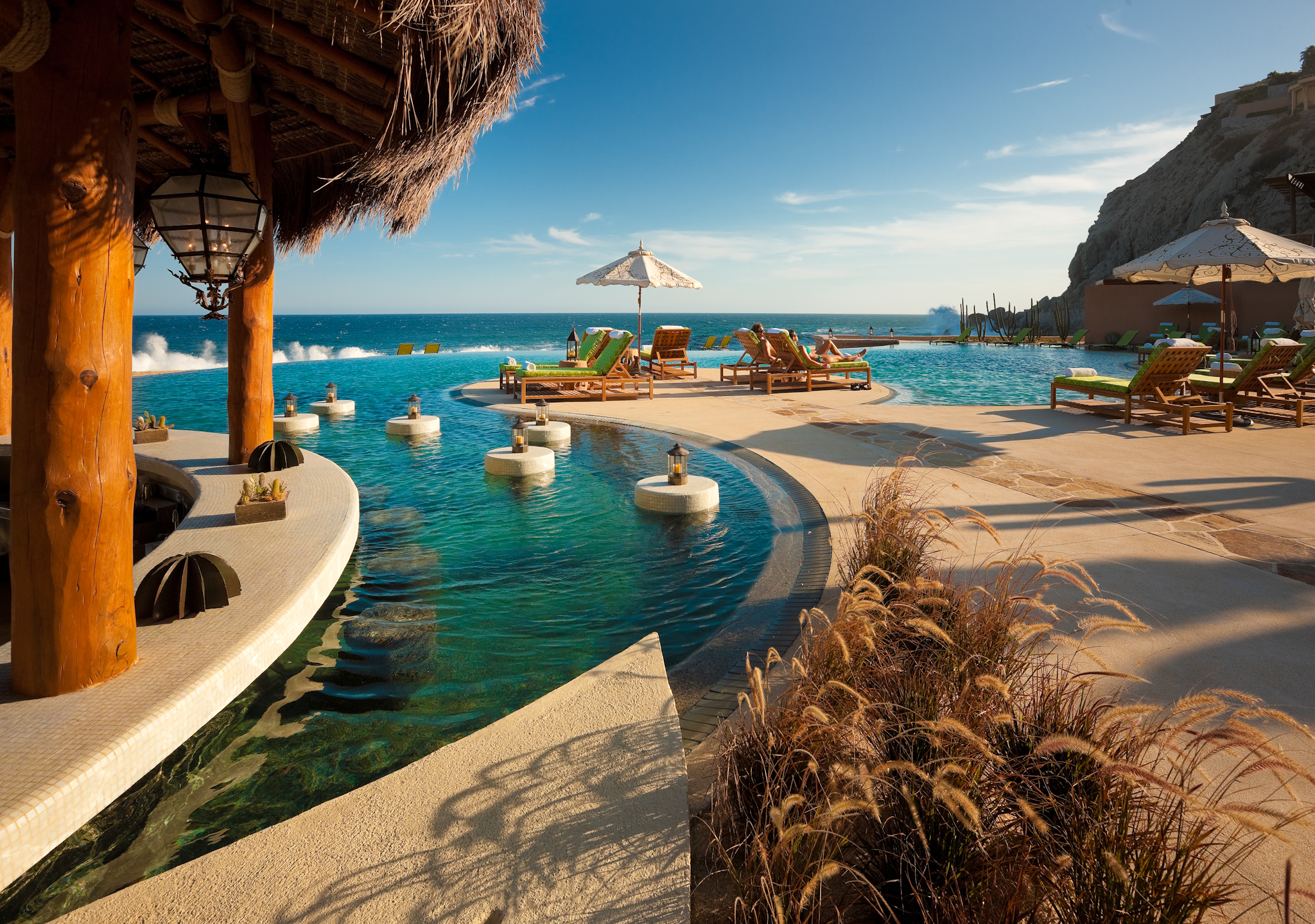 Hotel_Pool_Bar